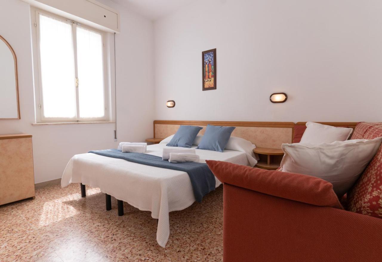 Hotel Greta B&B Rimini Dış mekan fotoğraf