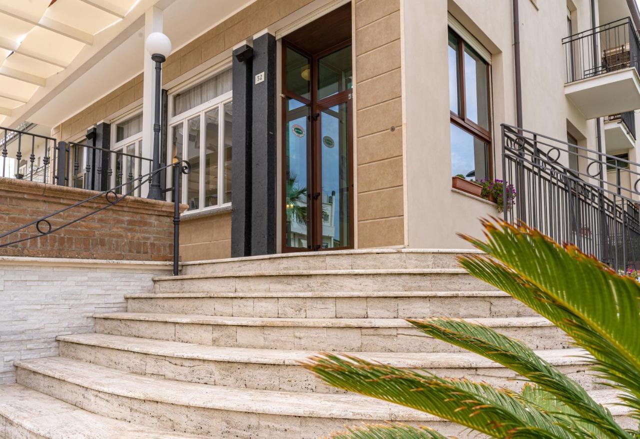 Hotel Greta B&B Rimini Dış mekan fotoğraf