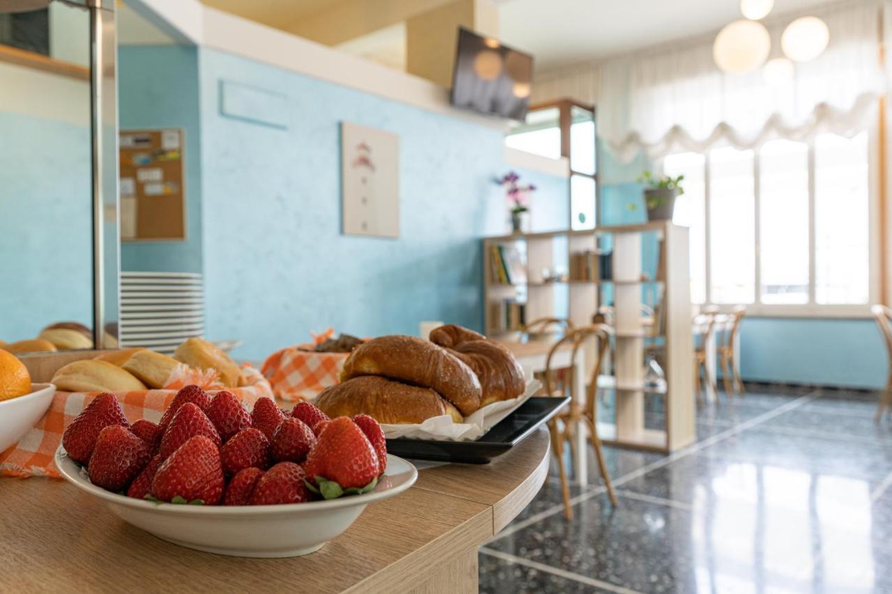Hotel Greta B&B Rimini Dış mekan fotoğraf