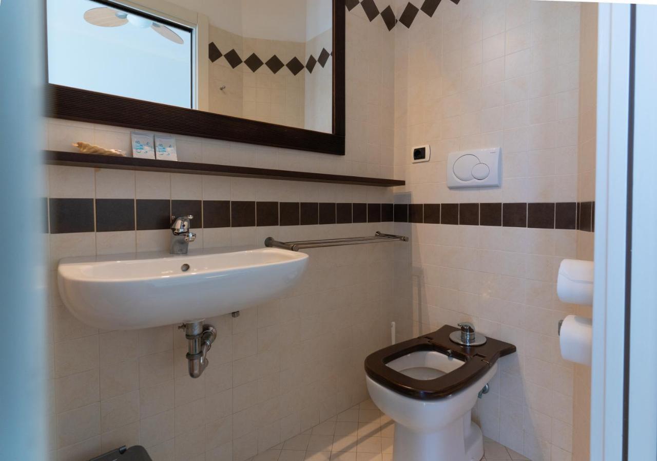 Hotel Greta B&B Rimini Dış mekan fotoğraf