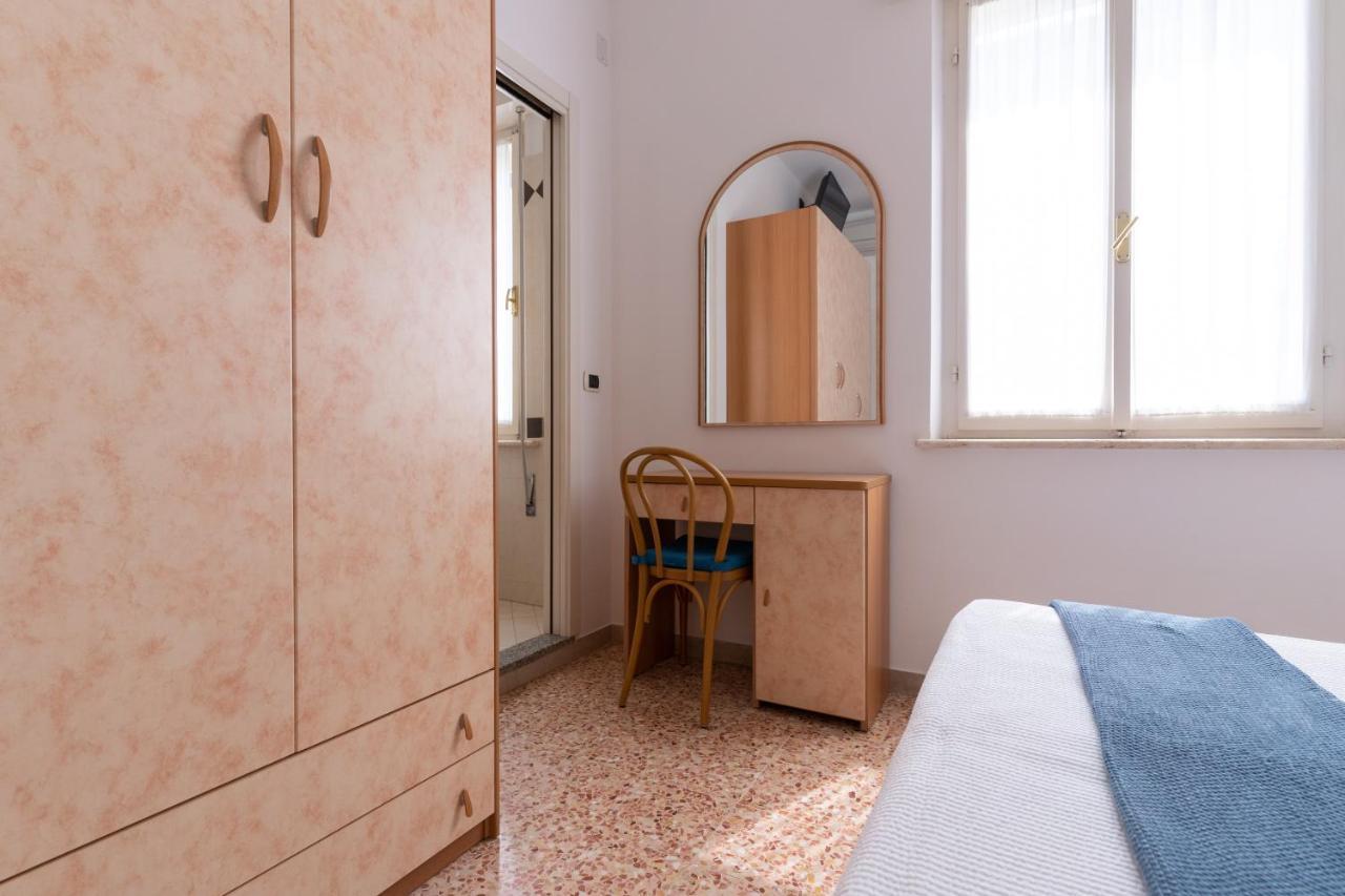 Hotel Greta B&B Rimini Dış mekan fotoğraf