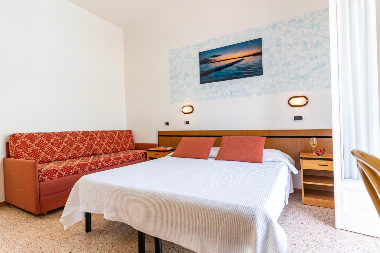 Hotel Greta B&B Rimini Dış mekan fotoğraf