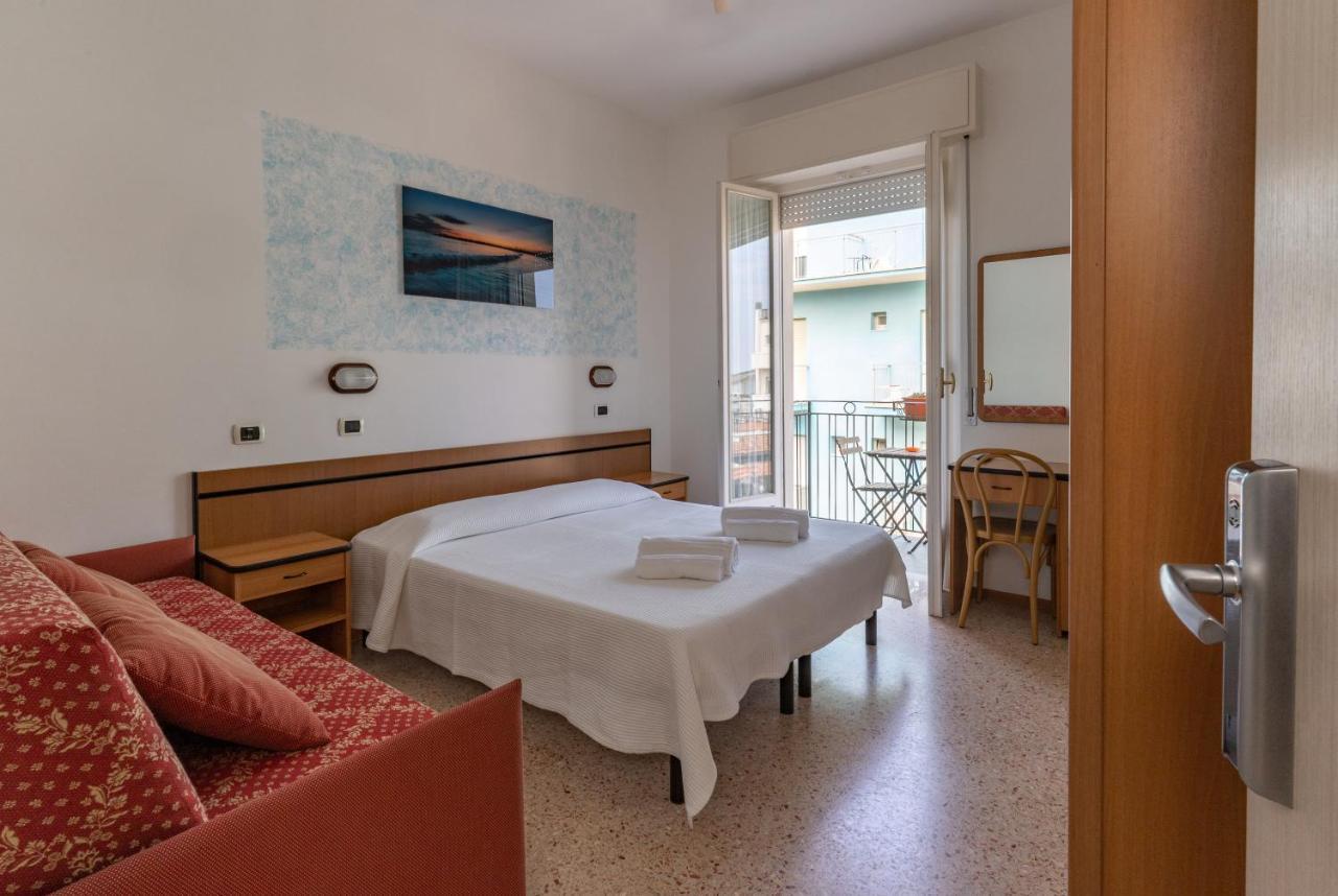 Hotel Greta B&B Rimini Dış mekan fotoğraf