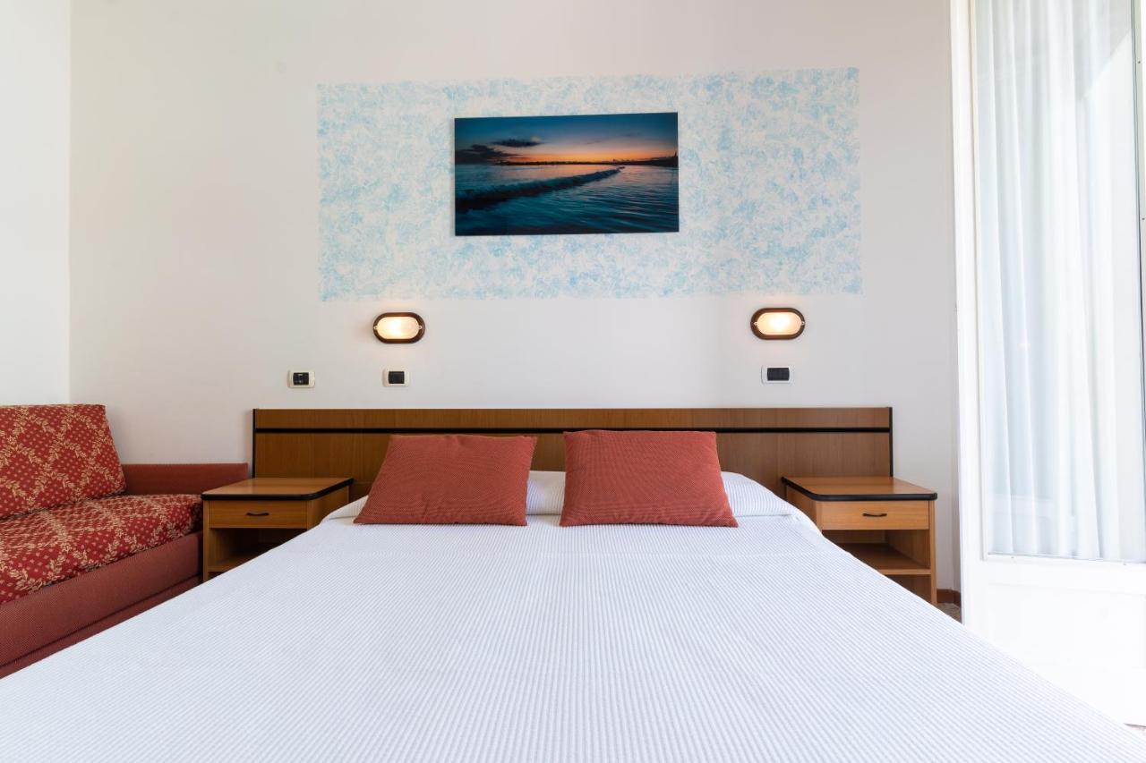 Hotel Greta B&B Rimini Dış mekan fotoğraf