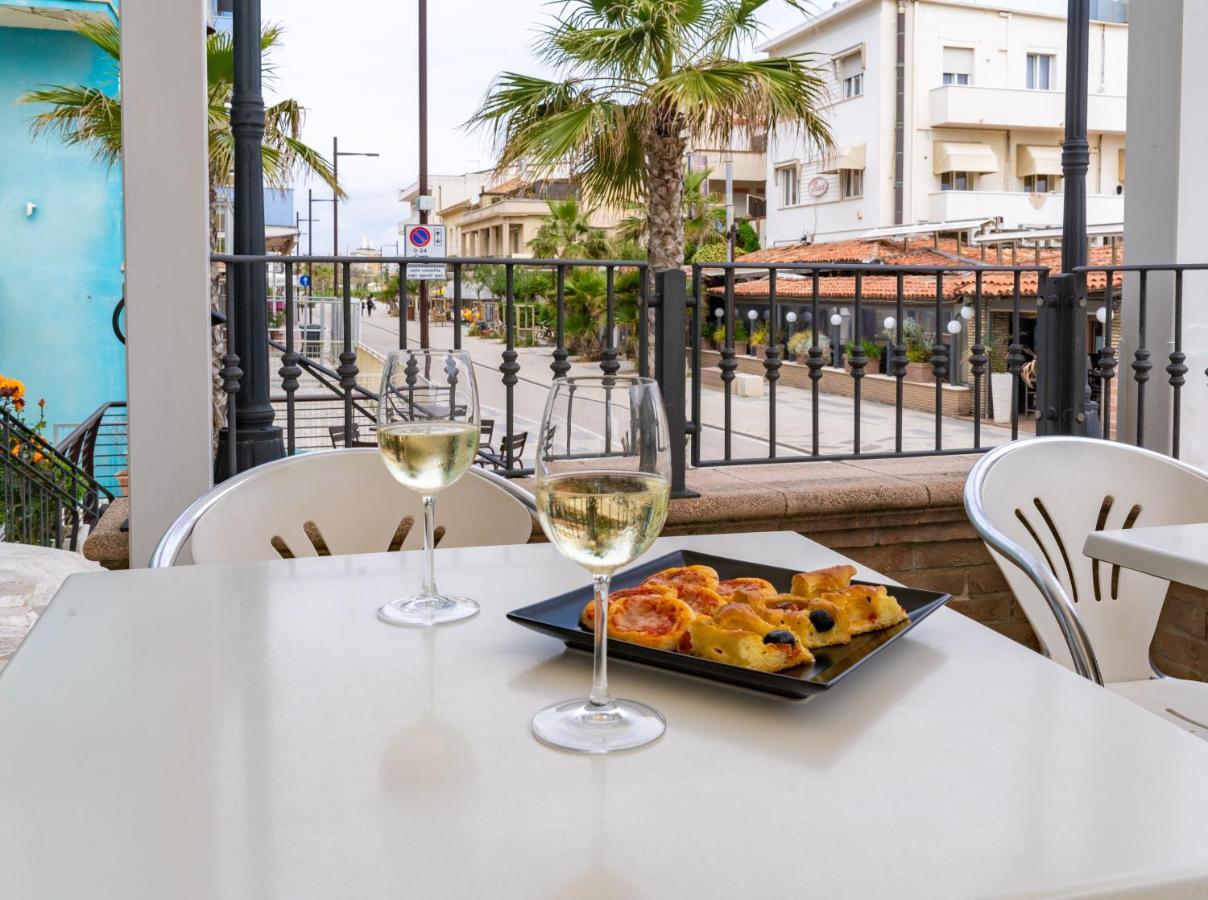 Hotel Greta B&B Rimini Dış mekan fotoğraf